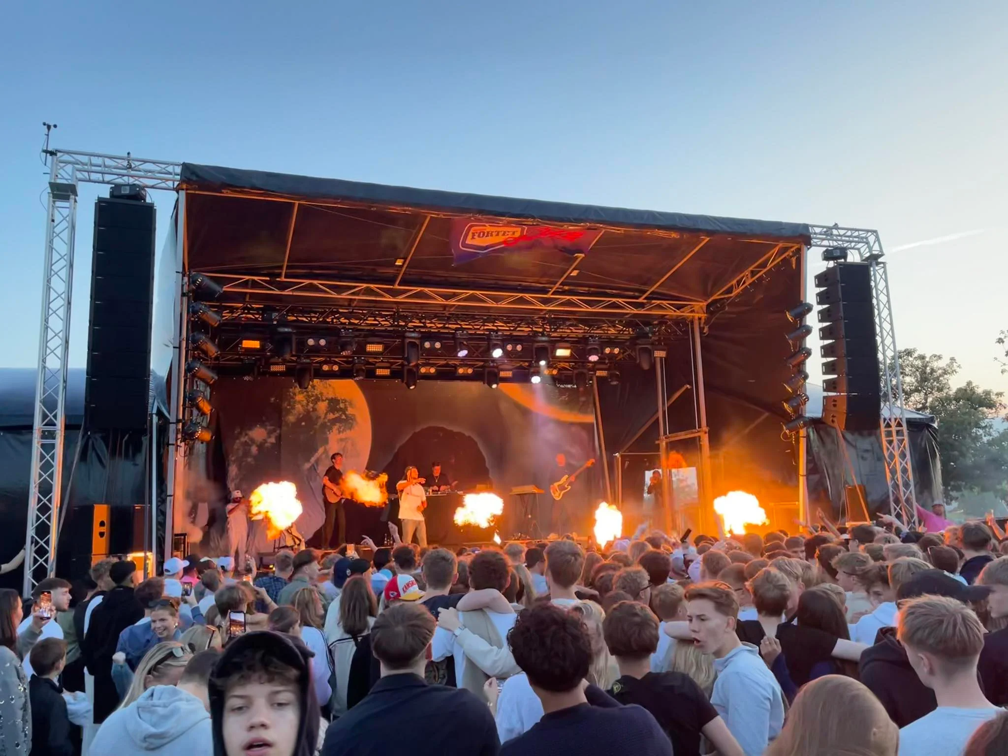 Fortet Live event med lyd, lys og scene